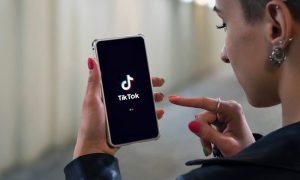 Read more about the article Geração Z e TikTok: a revolução no consumo de notícias